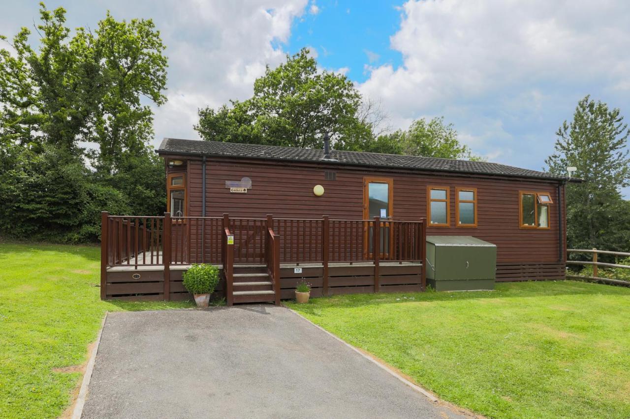 Conkers Lodge For 6 With Hot Tub & Secluded Decking - Spa Resort In Devon Chudleigh 外观 照片