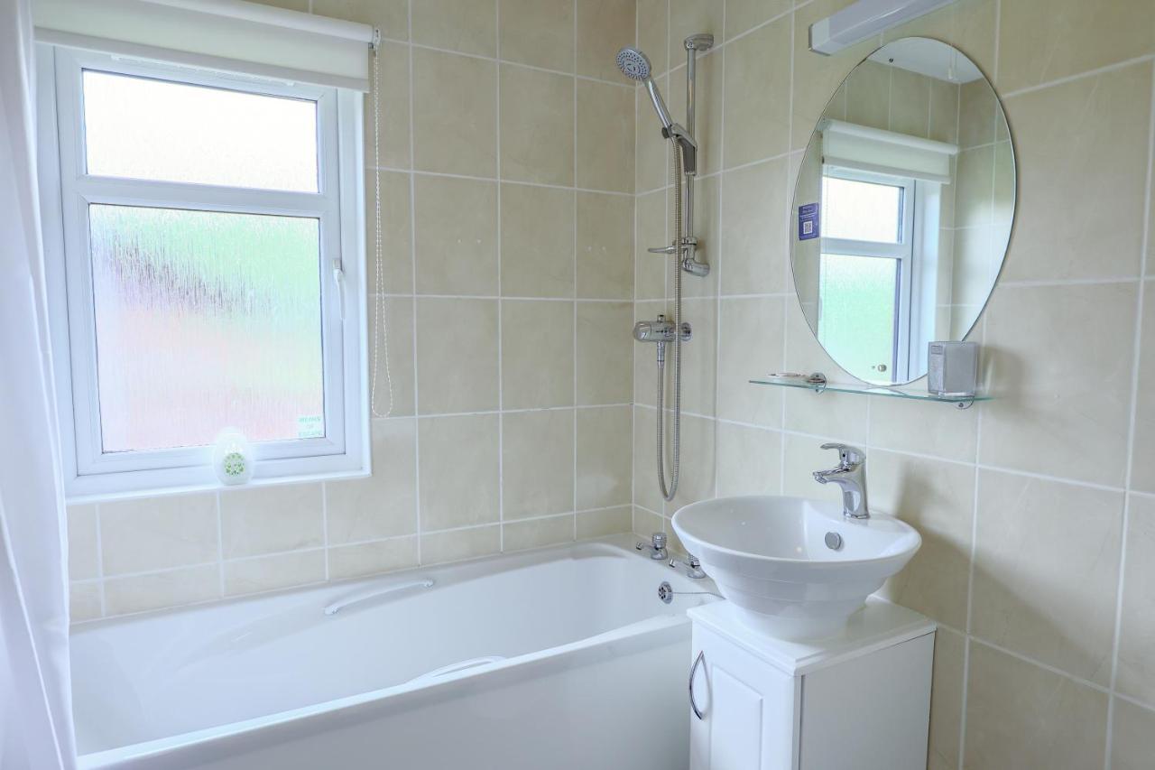 Conkers Lodge For 6 With Hot Tub & Secluded Decking - Spa Resort In Devon Chudleigh 外观 照片