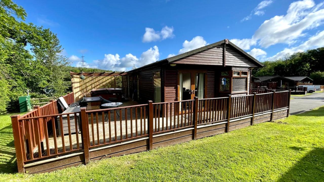 Conkers Lodge For 6 With Hot Tub & Secluded Decking - Spa Resort In Devon Chudleigh 外观 照片