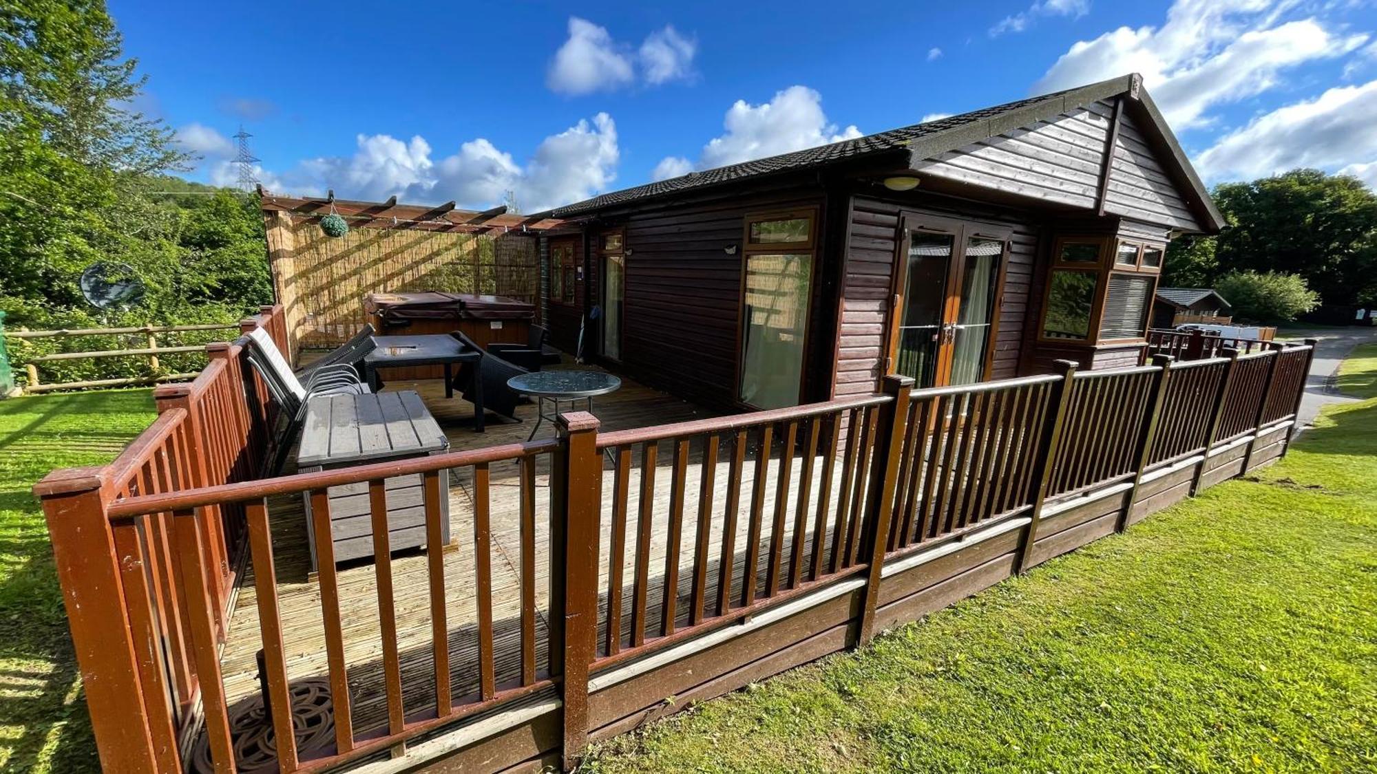 Conkers Lodge For 6 With Hot Tub & Secluded Decking - Spa Resort In Devon Chudleigh 外观 照片